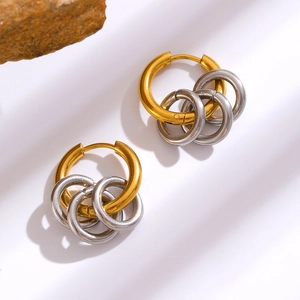 Minimalistische zweifarbige Edelstahl-Ohrringe mit gold- und silbernen Creolen-Lagen
