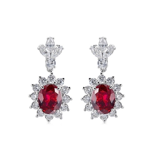 Orecchini pendenti in argento S925 con pietre preziose ovali rosso scuro e design halo