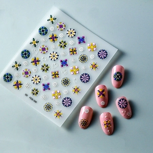 Vue macro de stickers ongles 5D FEB-398 avec des motifs flocons de neige bohèmes