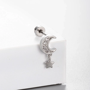 Boucle d'oreille lune et étoile en argent avec zircons blancs et fermoir à vis sécurisé