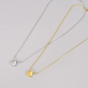 Ocean Style Stainless Steel Scalloped Shell Pendant Necklace 18K Gold Silver Plated Snake Chain Choker For Women Fashion Jewelry