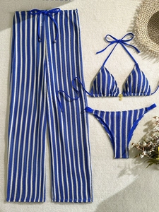 Ensemble de bain 3 pièces au crochet avec rayures bleu roi et pantalon large de plage