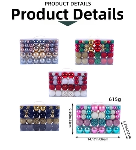 Détails d'un lot de 100 boules de Noël avec textures assorties présentées en boîte cadeau
