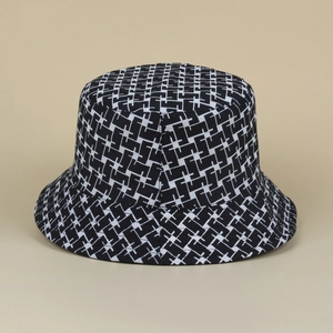 Cappello da pescatore reversibile a scacchi bianchi e neri con motivi geometrici protettivi