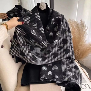 Houndstooth and heart pattern reversible cashmere scarf in black and white tones