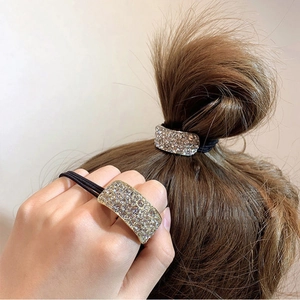 Elastico per capelli con strass luccicanti e base dorata per acconciature a chignon