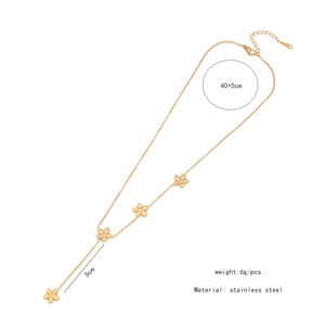 Detail of stainless steel flower necklace with size specs and 40+5cm length measurements