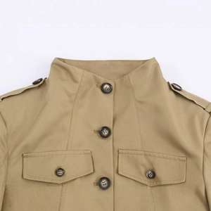 Damenjacke in Khaki mit Stehkragen, Schulterklappen und Pattentaschen aus Twillstoff