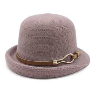 Retro Knitted Cloche Hat For Women Warm Elegant Bell Shaped Bucket Hat With PU Leather Belt Metal Buckle Foldable