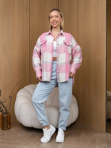Veste chemise en flanelle à carreaux roses pour femme avec crop top et jean