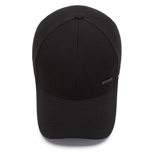 Classic men's black cotton baseball cap with a metal sport tag for outdoor sun protection