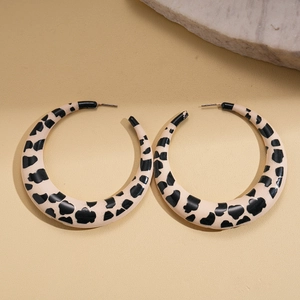 Fashionable cow pattern geometric resin hoop earrings with premium minimalist styling