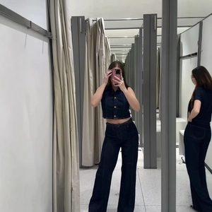 Ensemble en jean bleu foncé pour femme avec haut court sans manches et pantalon large