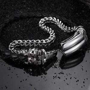 Herren Armband aus geflochtenem Leder mit silbernem Titanstahl-Federverschluss