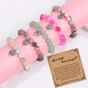 Bracelets en perles de pierre naturelle avec pendentifs cœur et carte cadeau