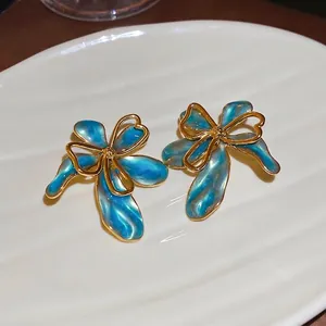 Orecchini vintage in acciaio inossidabile con smalto blu e design a fiori minimalista