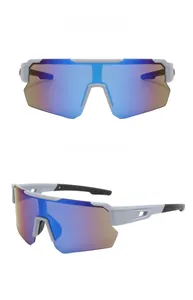 Vista dual de gafas de sol deportivas con montura gris y lentes de espejo azulado