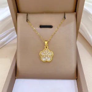 Five Petal Flower Pendant Necklace Titanium Steel Chain Copper Shell Starry Cubic Zirconia Elegant Gold Plated Jewelry