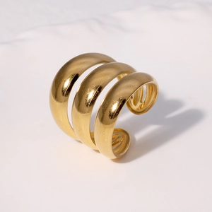 Bague ouverte large à trois couches en acier inoxydable doré avec finition brillante