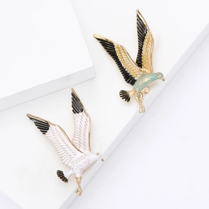 Fashion Alloy Enamel Hummingbird Brooch For Women Cartoon Bird Shape Lapel Pin Suit Coat Breastpin Jewelry Accessory Gift