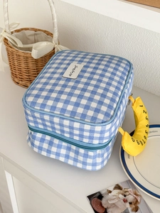 Blaue karierte Kosmetiktasche mit Bananen-Anhänger und großem Stauraum für unterwegs