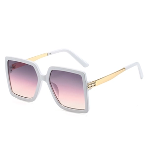 Lunettes de soleil rétro carrées blanches avec verres dégradés violets et strass brillants