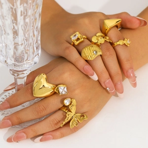 Elegant gold-plated geometric ring set with sparkling zircons and heart butterfly charms