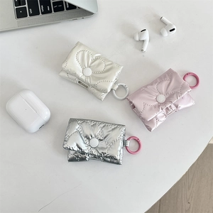 Quilted bow headphone case for AirPods Pro in pearl white, soft pink and mirror silver
