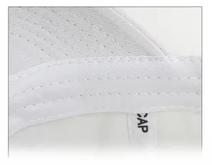 Vue détaillée de l'intérieur de la casquette avec bandeau renforcé et coutures de précision