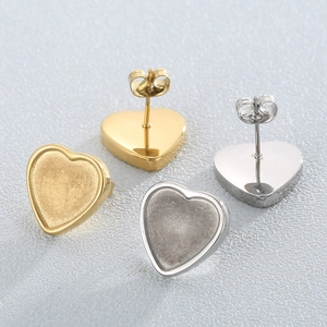 Boucles d'oreilles cœur en acier inoxydable doré et argenté, vues avant et arrière