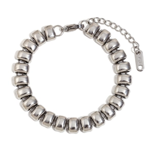 Minimalist silver chunky rectangle link bracelet with K18 engraved tag and lobster clasp