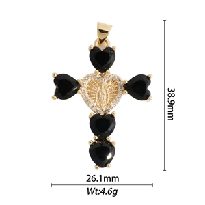 Vue détaillée du pendentif croix en cuivre avec image de Marie, 38,9mm sur 26,1mm