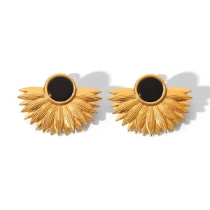 French style 18K gold fan leaf stud earrings with black center gem on white background