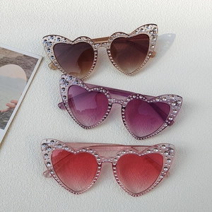 Fashion heart shaped kids sunglasses with rhinestone frames and gradient lenses