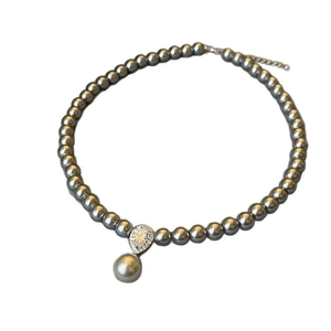 Collana vintage francese con perle grigio scuro e ciondolo a goccia in zircone scintillante