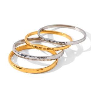 Bracelets irréguliers en acier inoxydable plaqué or 18k avec motif losange matelassé