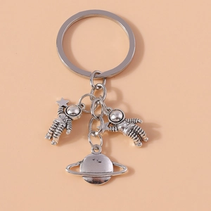 Creative Astronaut Planet Keychain Zinc Alloy Spaceman Bag Pendant Decorative Hanging Ornament Gift For Men Women Kids