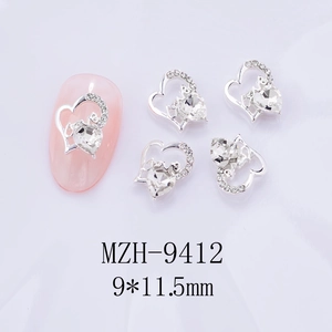 Détails de bijoux d'ongles en cœur argenté avec strass et marquage de taille 9x11,5mm