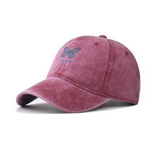 Casquette de baseball en coton bordeaux délavé avec broderie papillon et texte Dreams