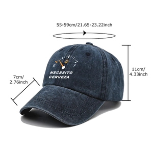 Berretto da baseball in denim blu lavato con simpatica grafica dell'indicatore della birra