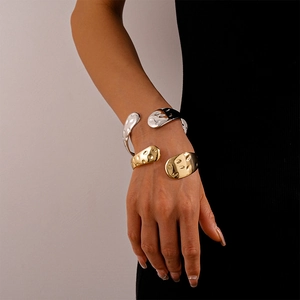 Bracciale Rigido In Metallo Martellato Minimalista Geometrico Aperto Da Donna Gioielli Moderni Placcati