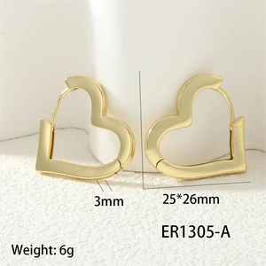Detailed view of gold heart hoop earrings with dimensions 25x26mm and weight 6g