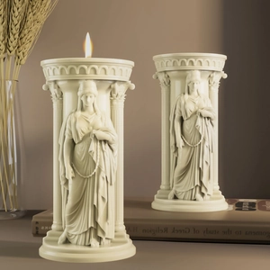 Klassische Athena-Göttin Relief-Stabkerzen in Cremeweiß für elegante Wohnkultur