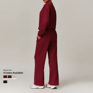 Γυναικείο μπορντό αθλητικό σετ με oversized φούτερ και φαρδύ παντελόνι για άνεση και στυλ