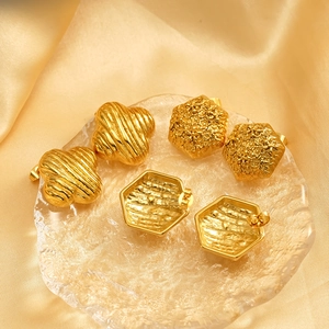 Vintage 18K gold-plated stainless steel stud earrings with clover and hexagonal patterns