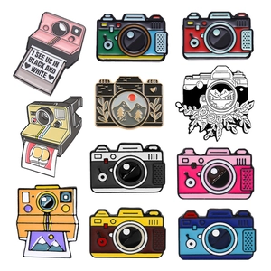 Creative Alloy Camera Enamel Brooch Pin Retro Polaroid SLR Camera Badge For Clothes Backpack Accessories Gift Unisex Jewelry