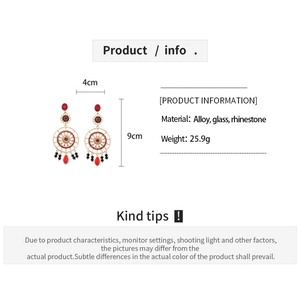 Detail view of Bohemian teardrop earrings with dimensions and specification parameters
