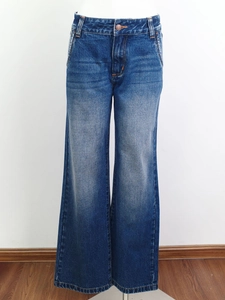 Retro low-rise wide-leg washed blue jeans with a straight loose fit and a vintage aesthetic