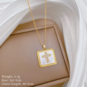 Detailed specs for gold cross necklace with shell inlay: Weight 5.7g, Size 2x2.5cm, Length 40+5cm