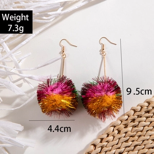 Bunte Weihnachts-Bommelohrringe mit Goldhaken, Größe 9,5 cm mal 4,4 cm, Gewicht 7,3 g